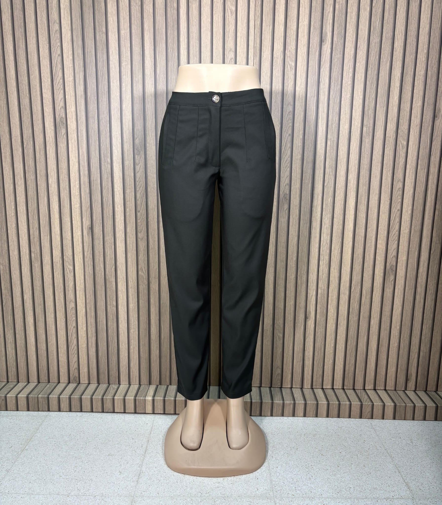 Imagen de WhatsApp 2025-10-29 a las 20.00.50_5805e550 Pantalón Valencia - Imagen 1